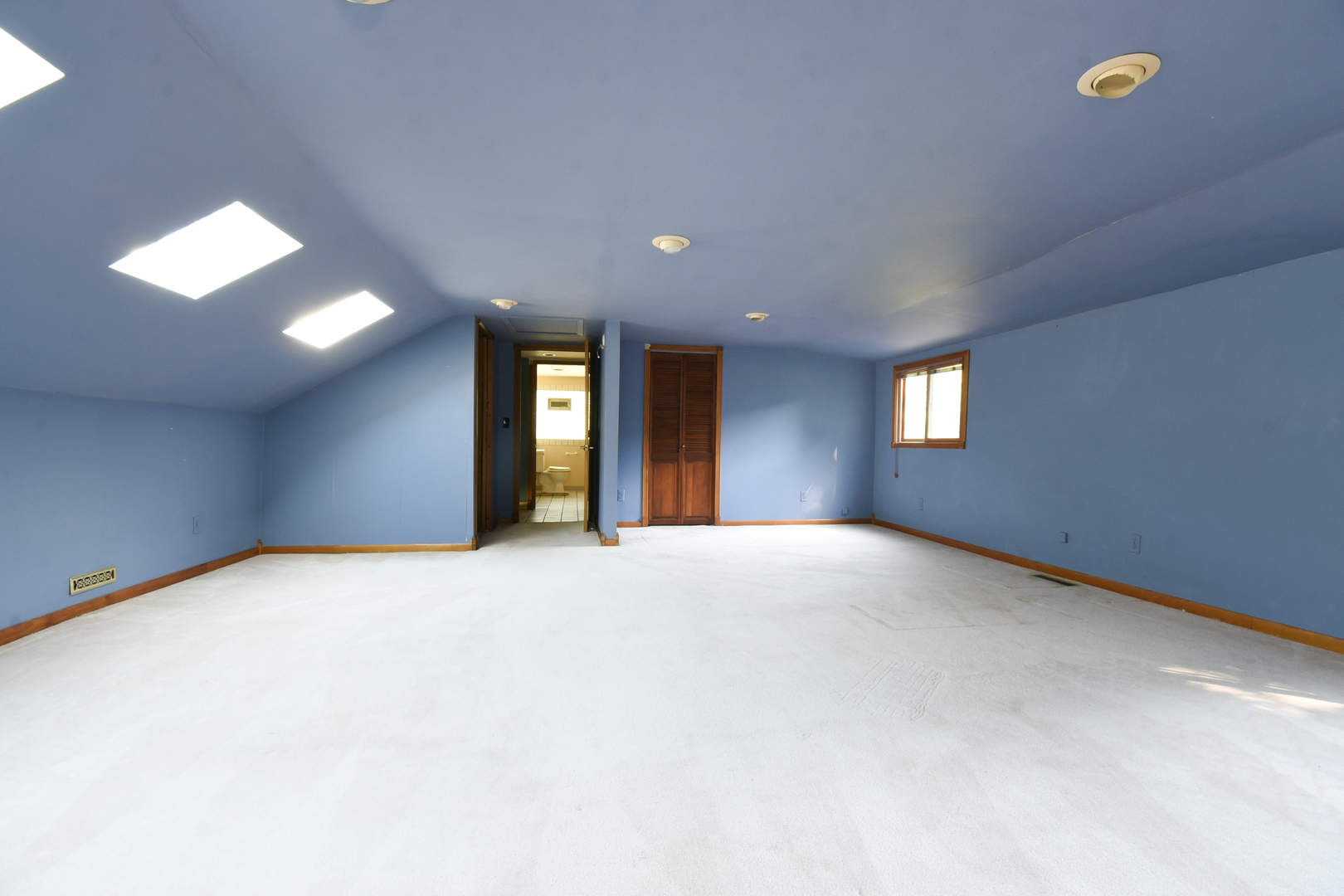 206 Circle Road Fox River Grove, IL 60021 - Photo 24 of 40 a view of empty room with windows