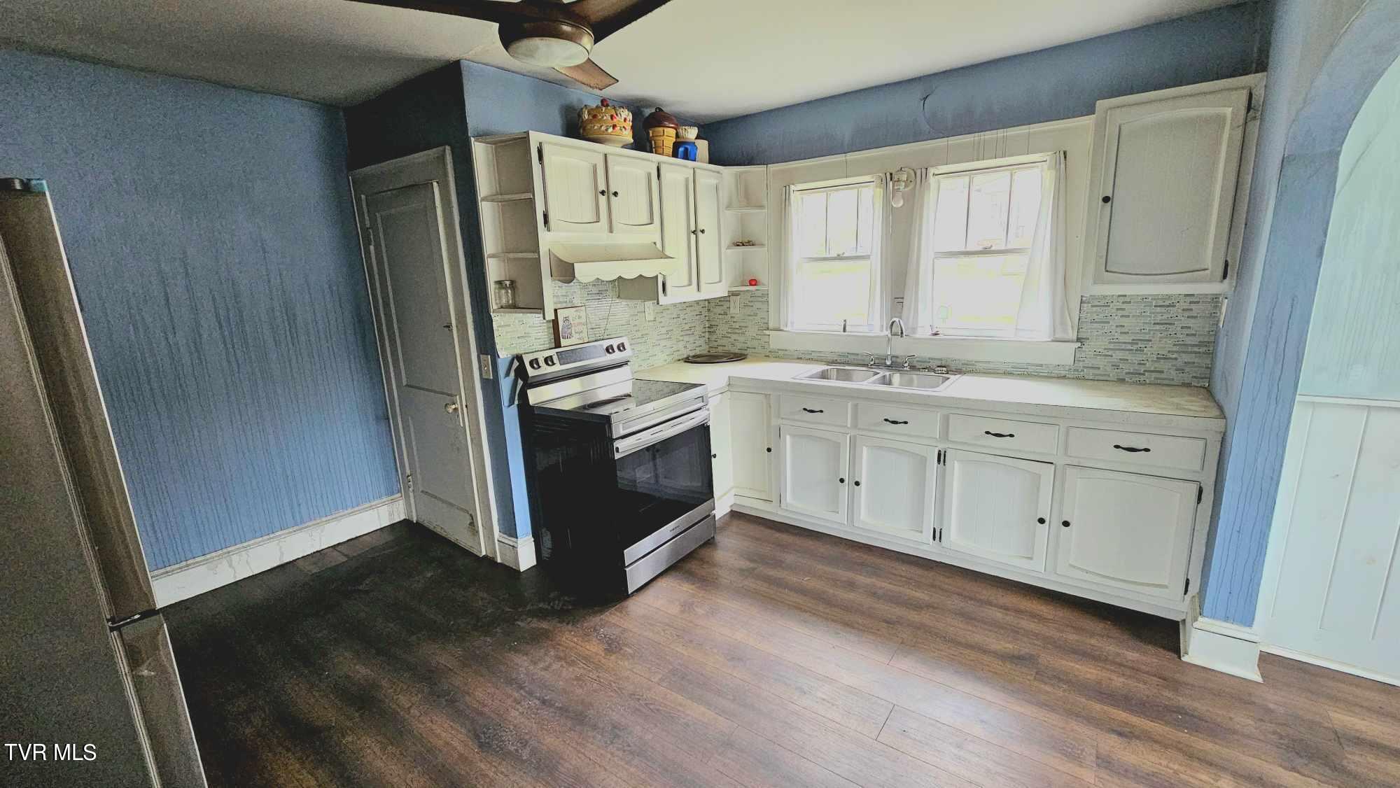 4302 Porter Road Coeburn, VA 24230 - Photo 3 of 24 3