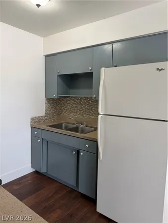 $1,050 | 1402 East Desert Inn Road, Unit 4, Las Vegas, NV 89169