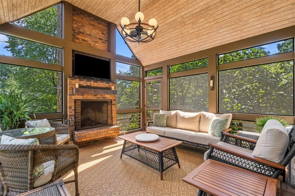 207 Hillcrest Drive High Point, NC 27262 - Photo 27 of 50