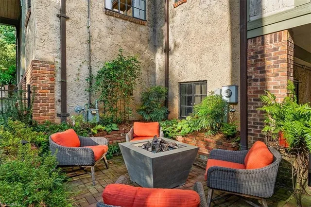 $1,145,000 | 207 Hillcrest Drive, High Point, NC 27262