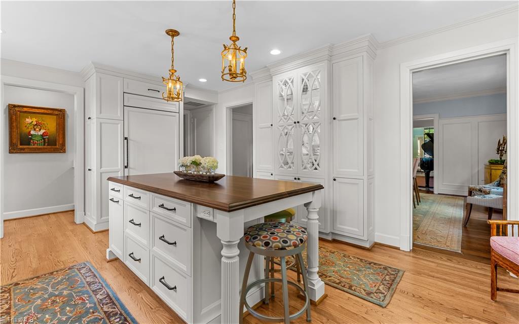 207 Hillcrest Drive High Point, NC 27262 - Photo 8 of 50