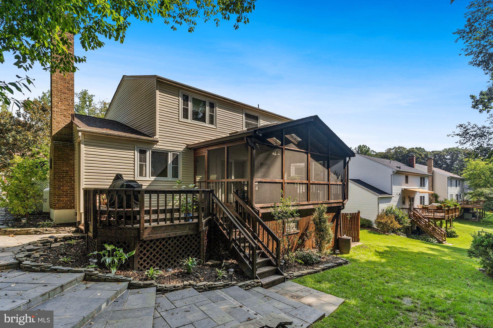 8493 Falling Leaf Road Springfield, VA 22153 - Photo 3 of 44