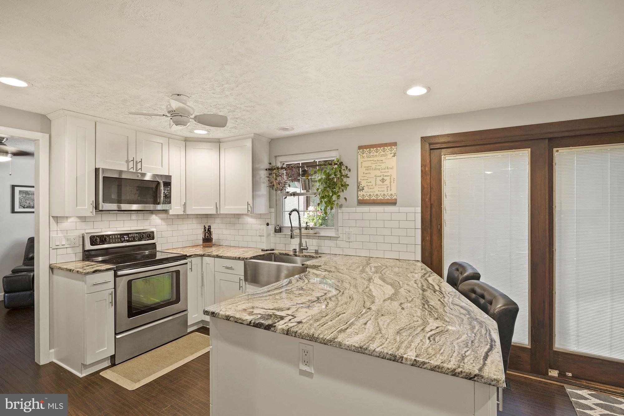 8493 Falling Leaf Road Springfield, VA 22153 - Photo 9 of 44