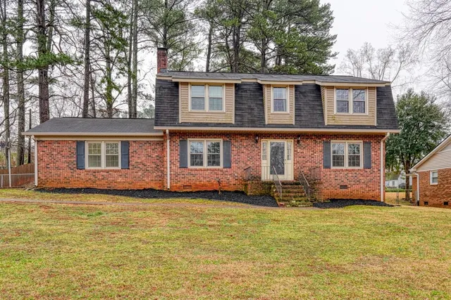 $292,000 | 210 Oakmont Drive, Boiling Springs, SC 29316
