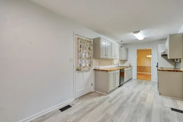 $292,000 | 210 Oakmont Drive, Boiling Springs, SC 29316