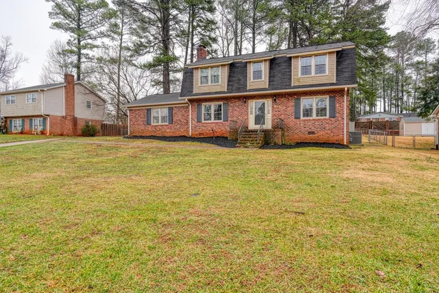 $292,000 | 210 Oakmont Drive, Boiling Springs, SC 29316