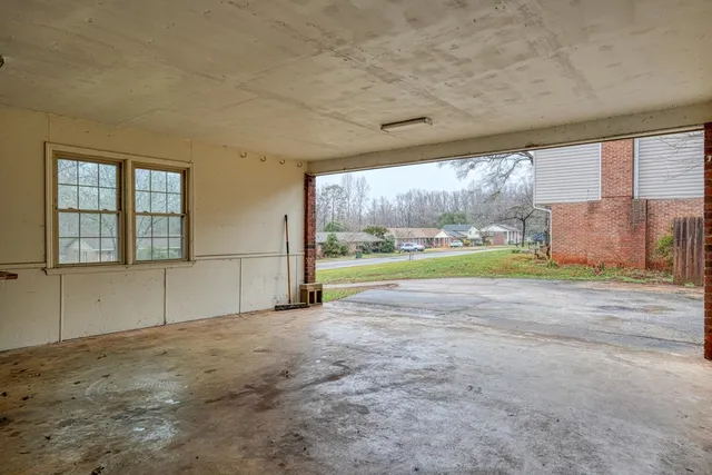 $292,000 | 210 Oakmont Drive, Boiling Springs, SC 29316