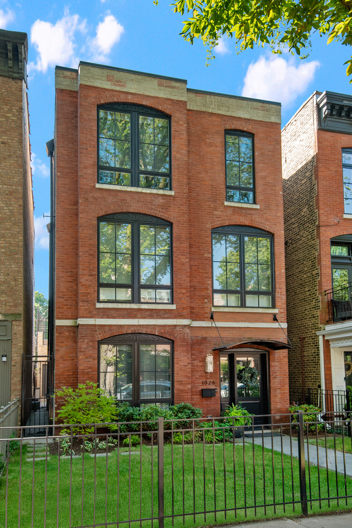 1025 West Altgeld Street Chicago, IL 60614 - Photo 1 of 41 front view of a house with a yard