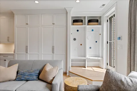 $1,950,000 | 1025 West Altgeld Street, Chicago, IL 60614