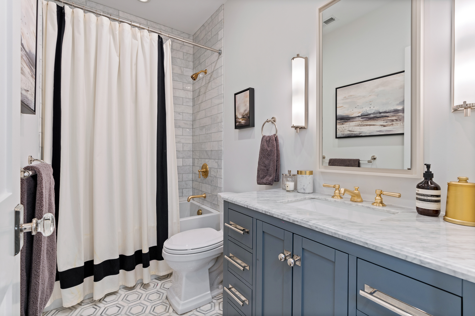 1025 West Altgeld Street Chicago, IL 60614 - Photo 26 of 41 a bathroom with a granite countertop sink a toilet and shower