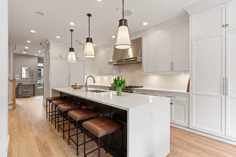 $1,950,000 | 1025 West Altgeld Street, Chicago, IL 60614