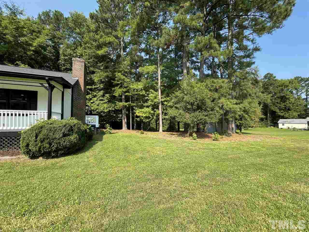 26 Lake Road Henderson, NC 27537 - Photo 4 of 23