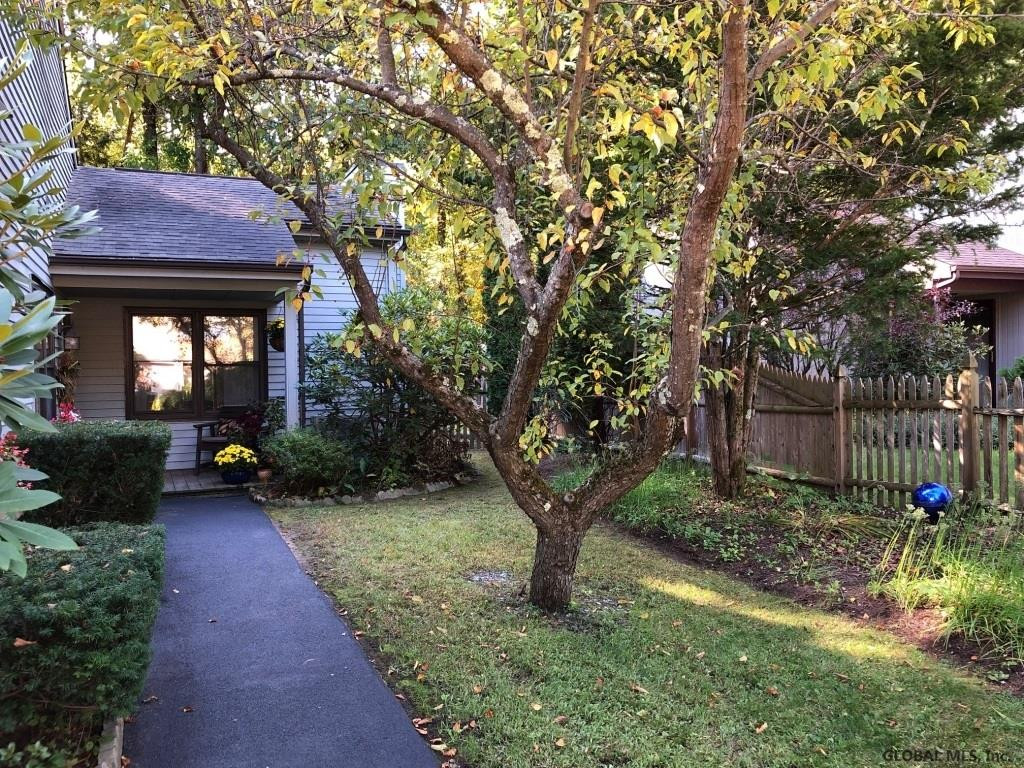 21 Snowberry Road Malta, NY 12020 - Photo 2 of 18 Photo 2