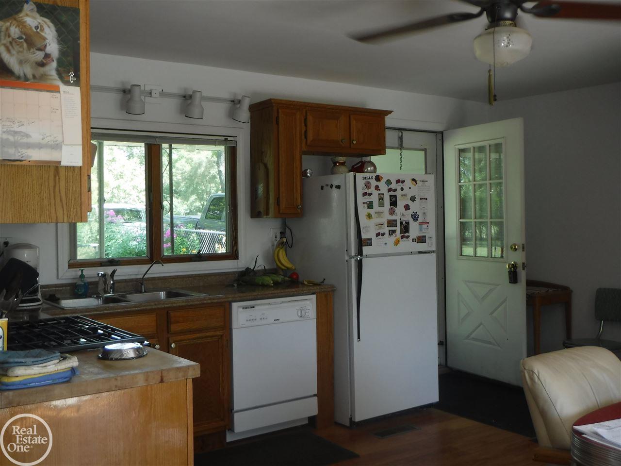 4585 Rattek Road Clarkston, MI 48346 - Photo 9 of 41