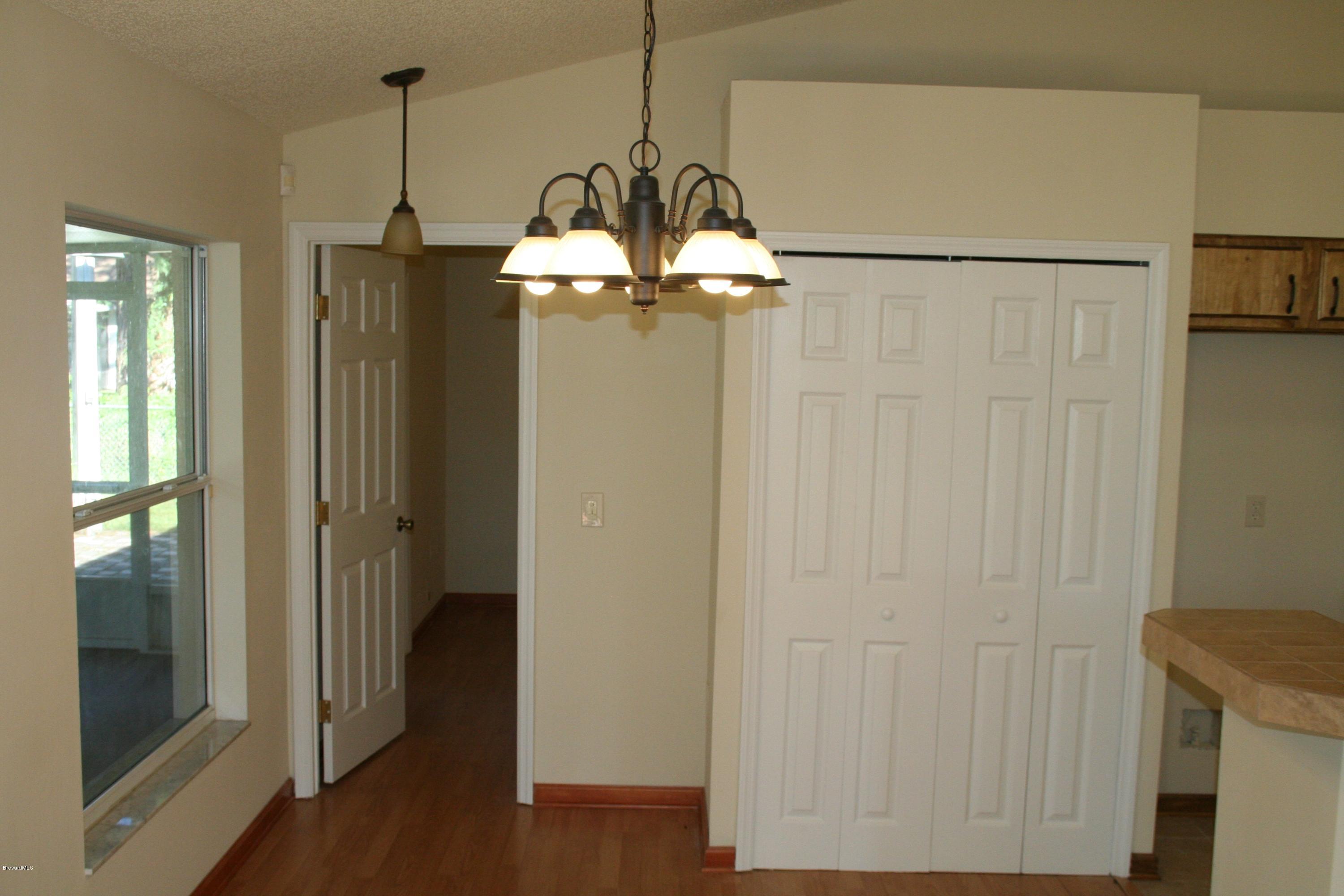 468 Wayland Road Southwest Palm Bay, FL 32908 - Photo 4 of 14 Breakfast nook
