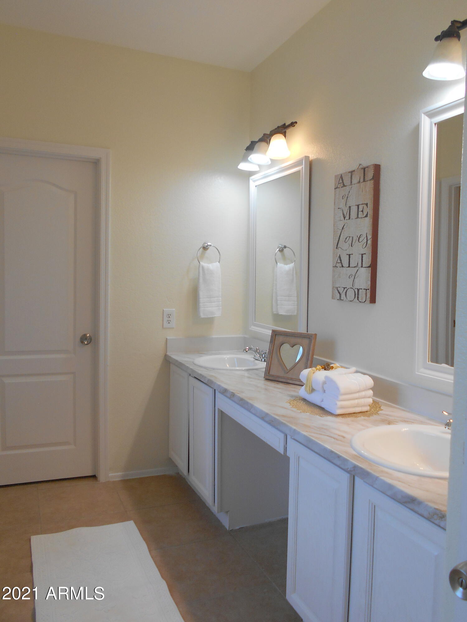 9434 West Berkeley Road Phoenix, AZ 85037 - Photo 15 of 25 MASTER BATH