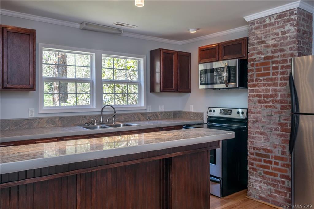 103 Connelly Road Arden, NC 28704 - Photo 3 of 36 Gallery Image 3