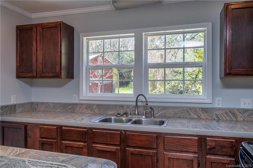 103 Connelly Road Arden, NC 28704 - Photo 4 of 36 Gallery Image 4