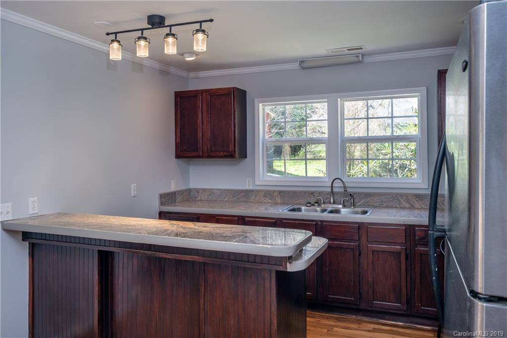 103 Connelly Road Arden, NC 28704 - Photo 5 of 36 Gallery Image 5