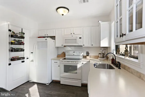 $2,900 | 2104 Cartwright Place, Reston, VA 20191