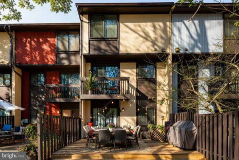 $2,900 | 2104 Cartwright Place, Reston, VA 20191