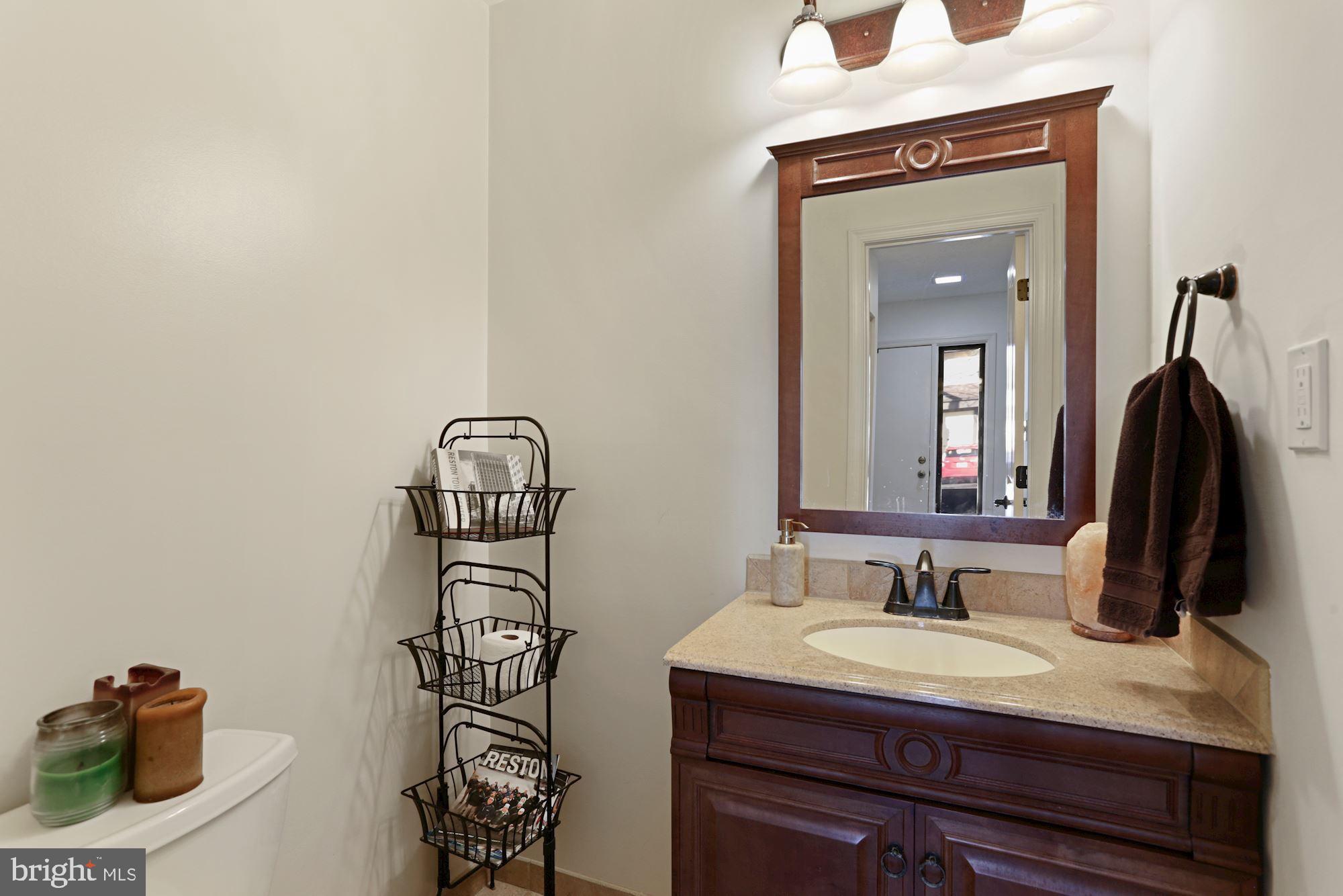 2104 Cartwright Place Reston, VA 20191 - Photo 4 of 31