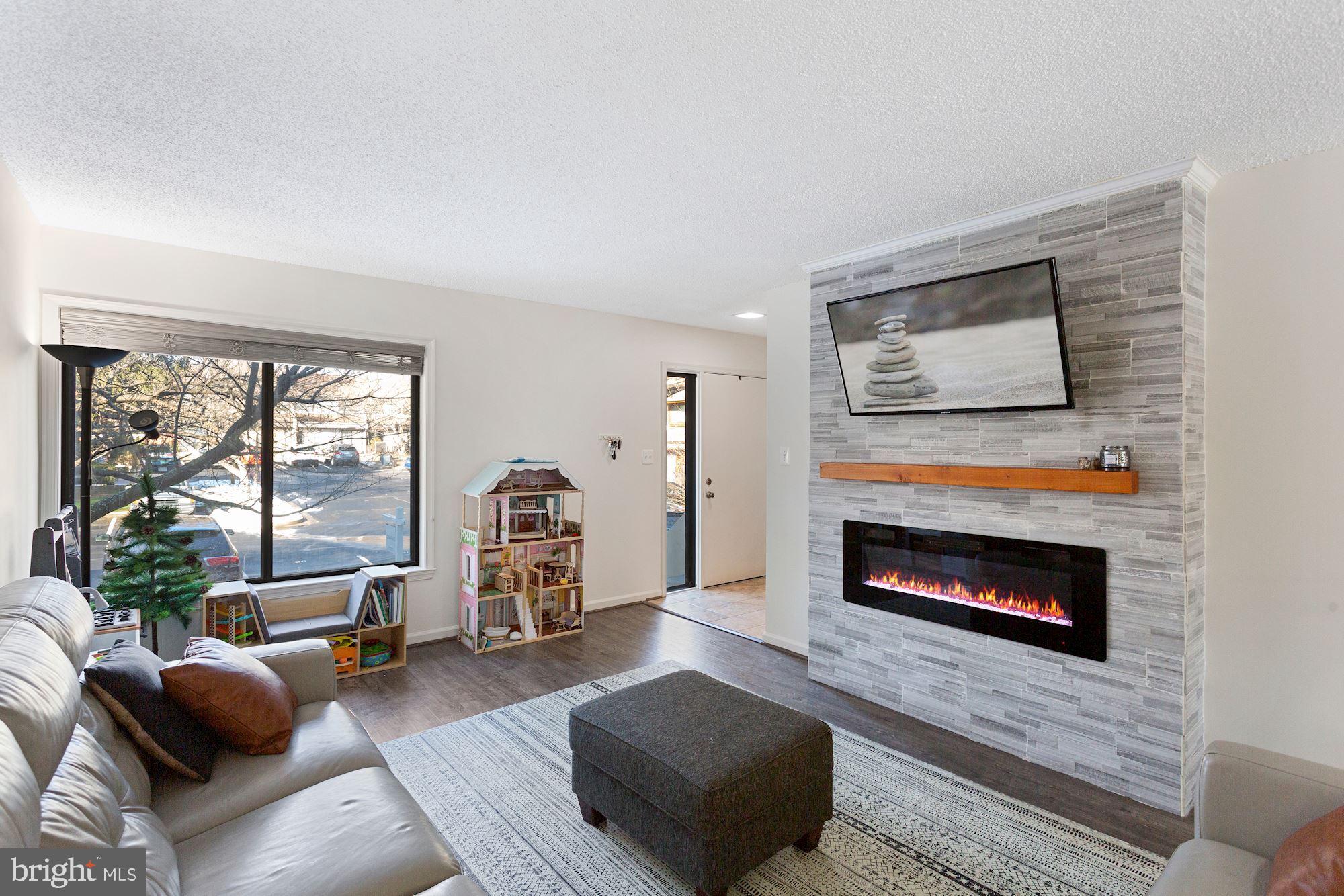 2104 Cartwright Place Reston, VA 20191 - Photo 8 of 31