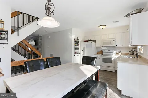 $2,900 | 2104 Cartwright Place, Reston, VA 20191