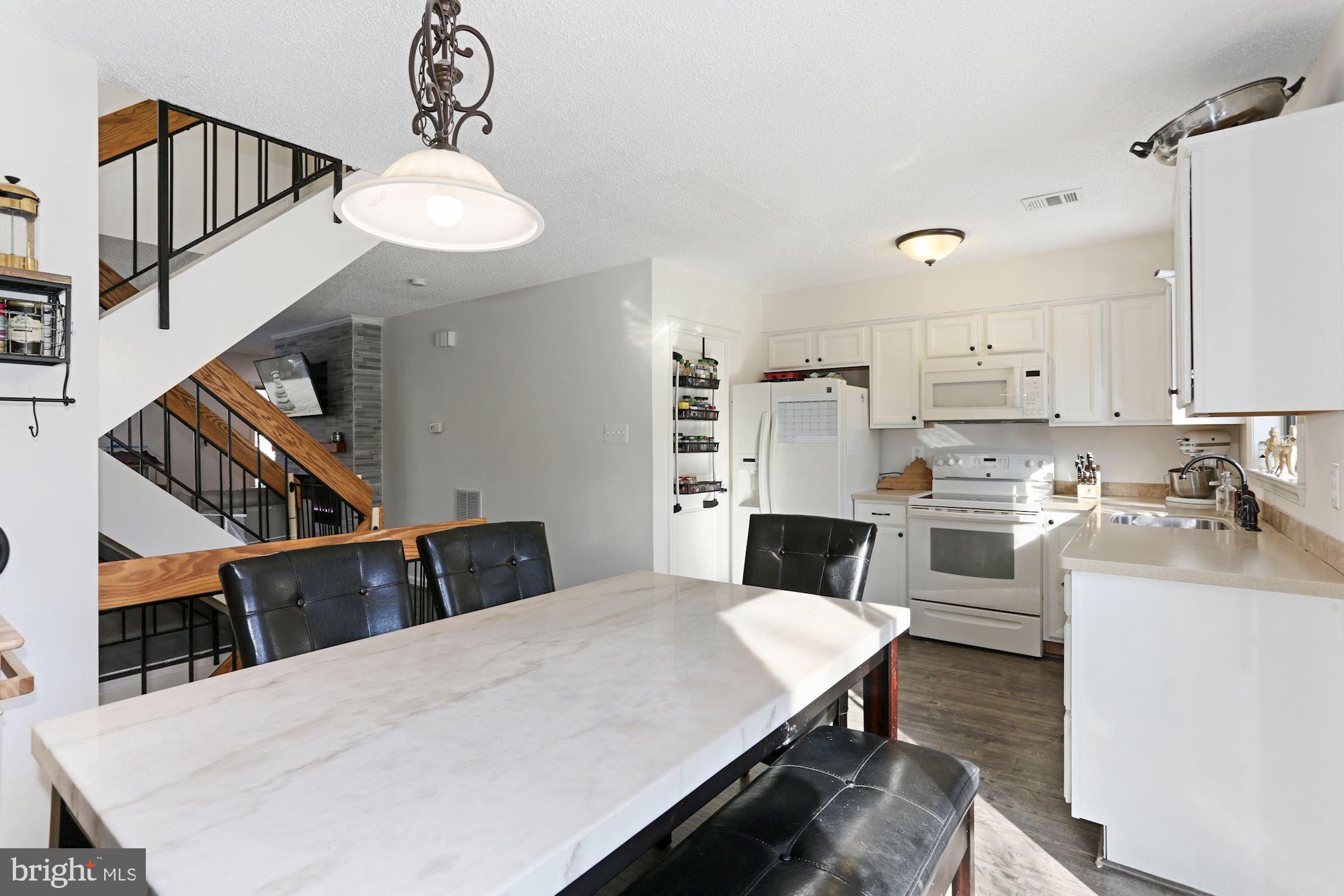 2104 Cartwright Place Reston, VA 20191 - Photo 9 of 31