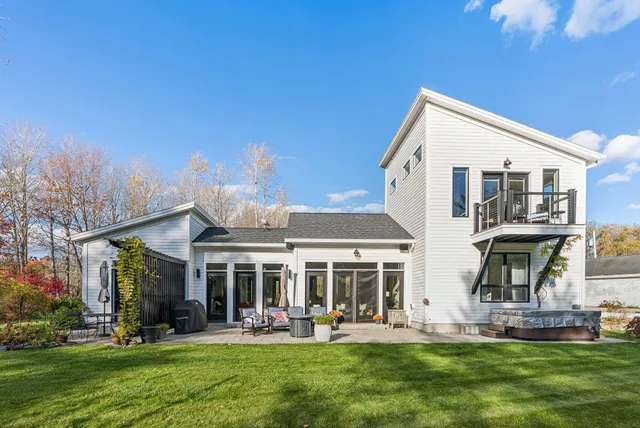 $1,995,000 | 12 Wallace Street, Kennebunk, ME 04043