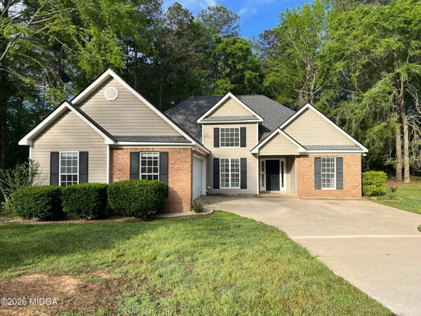 $2,400 | 134 Stone Brooke Drive, Gray, GA 31032