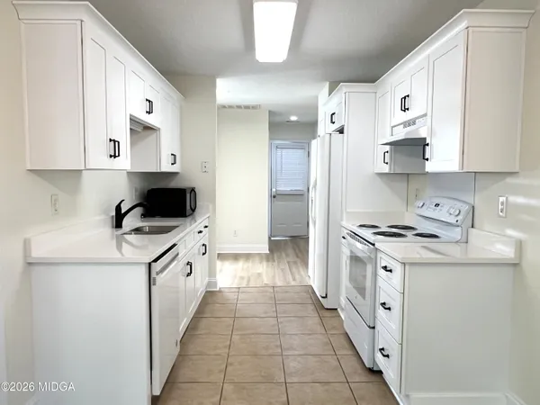 $2,400 | 134 Stone Brooke Drive, Gray, GA 31032