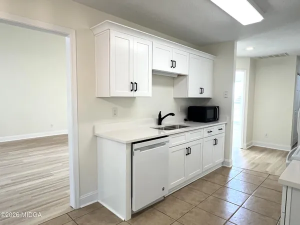 $2,400 | 134 Stone Brooke Drive, Gray, GA 31032