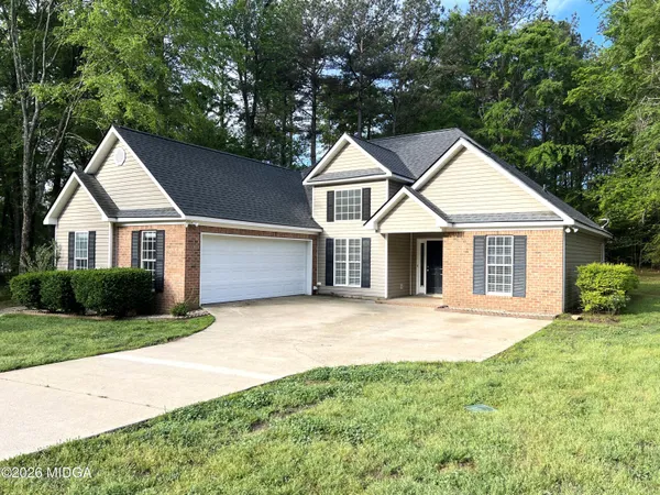 $2,400 | 134 Stone Brooke Drive, Gray, GA 31032