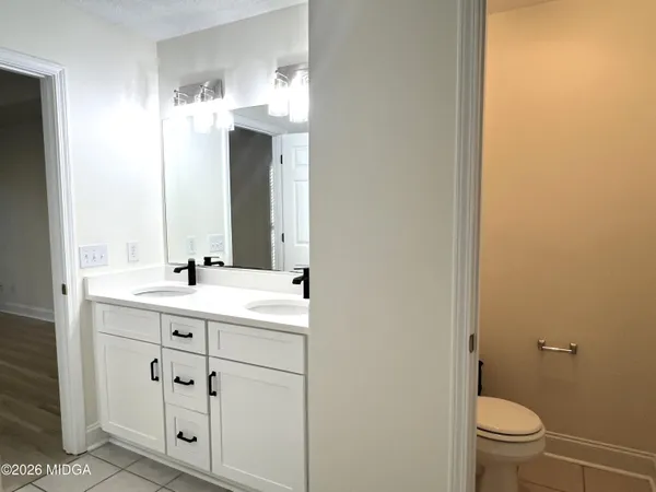 $2,400 | 134 Stone Brooke Drive, Gray, GA 31032