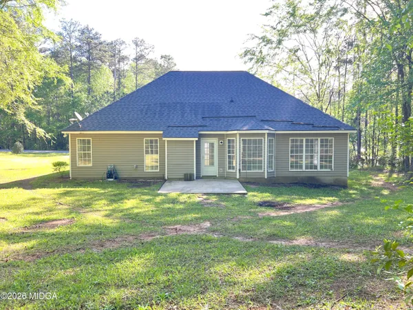 $2,400 | 134 Stone Brooke Drive, Gray, GA 31032