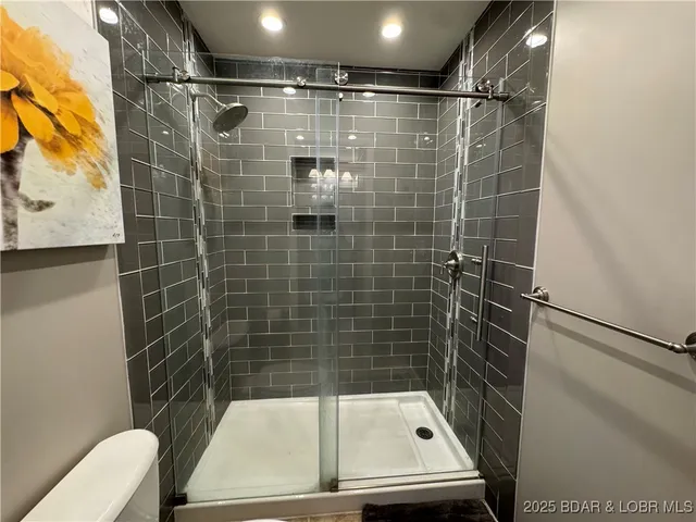 $729,000 | 221 Liahona Lane, Sunrise Beach, MO 65079