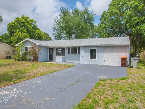 $274,900 | 1846 24th Place Southwest, Vero Beach, FL 32962