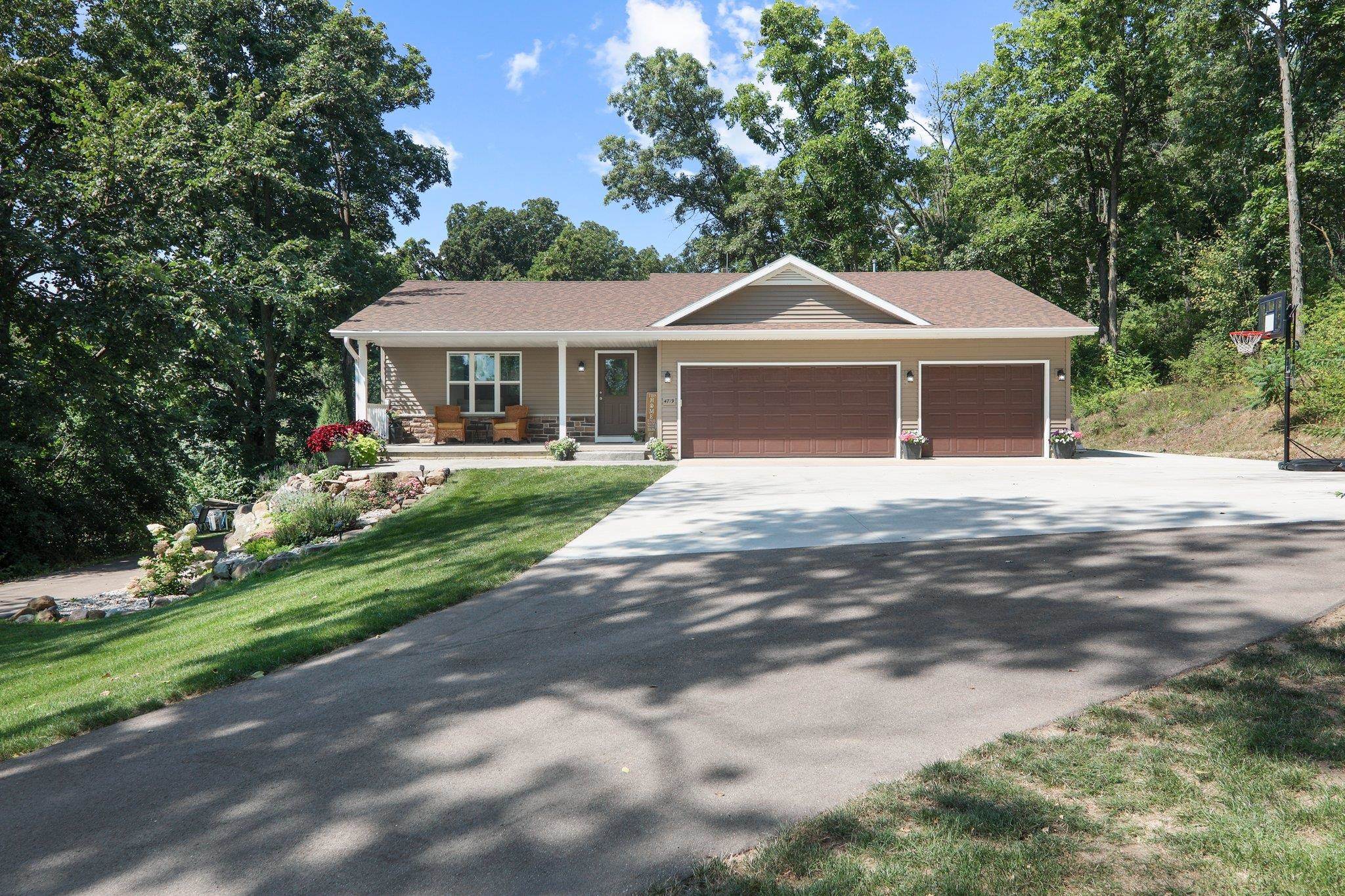 4719 North County Road Janesville, WI 53548 - Photo 1 of 1