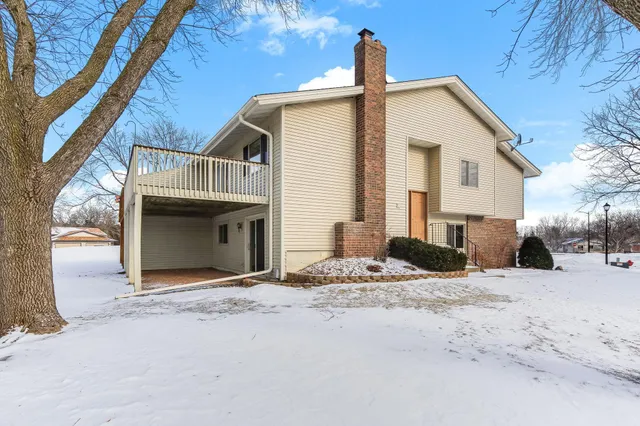 $265,000 | 13857 78th Place North, Maple Grove, MN 55311