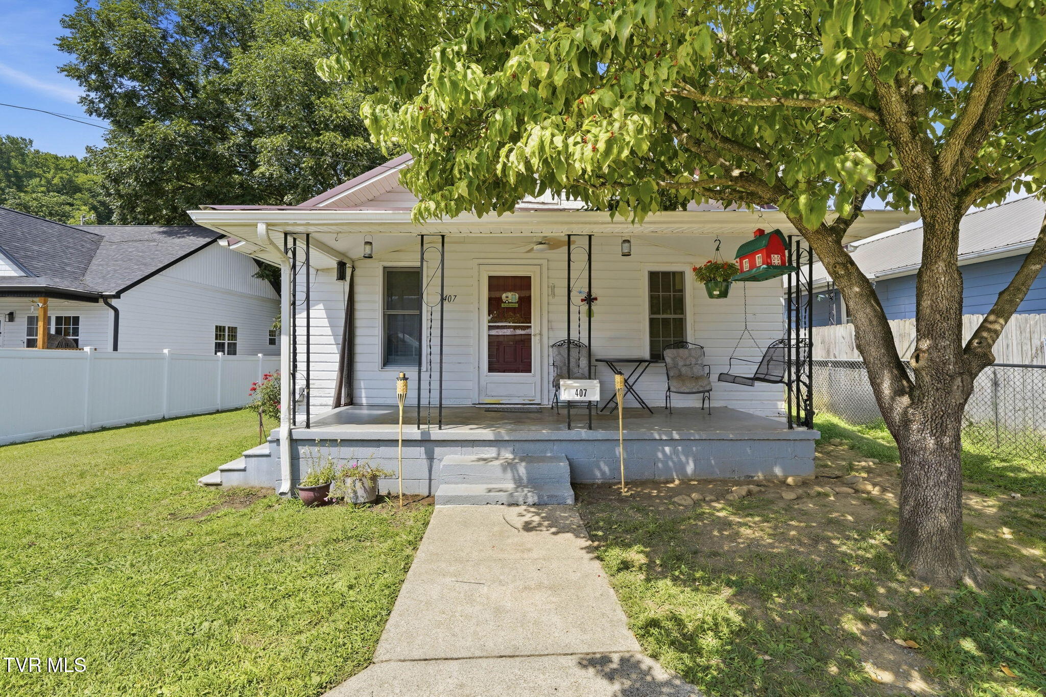 1-web-or-mls-407 Walnut St-1
