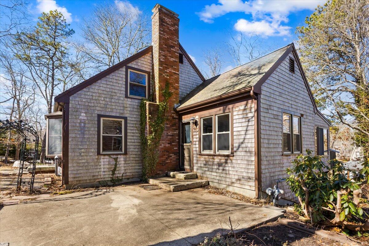 1094 County Road Cataumet, MA 02534 - Photo 4 of 42 04-7X8A0430