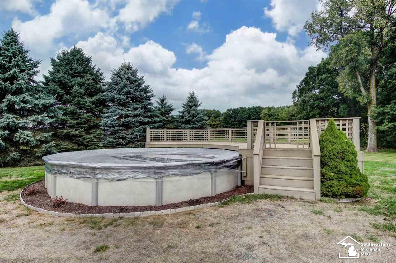 14534 Carroll Road Blissfield, MI 49228 - Photo 53 of 62 Pool