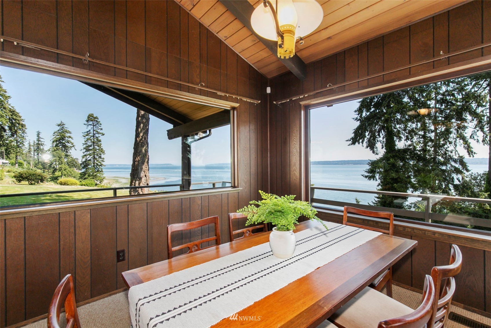 21558 President Point Road Northeast Kingston, WA 98346 - Photo 12 of 36 Gallery Image 12