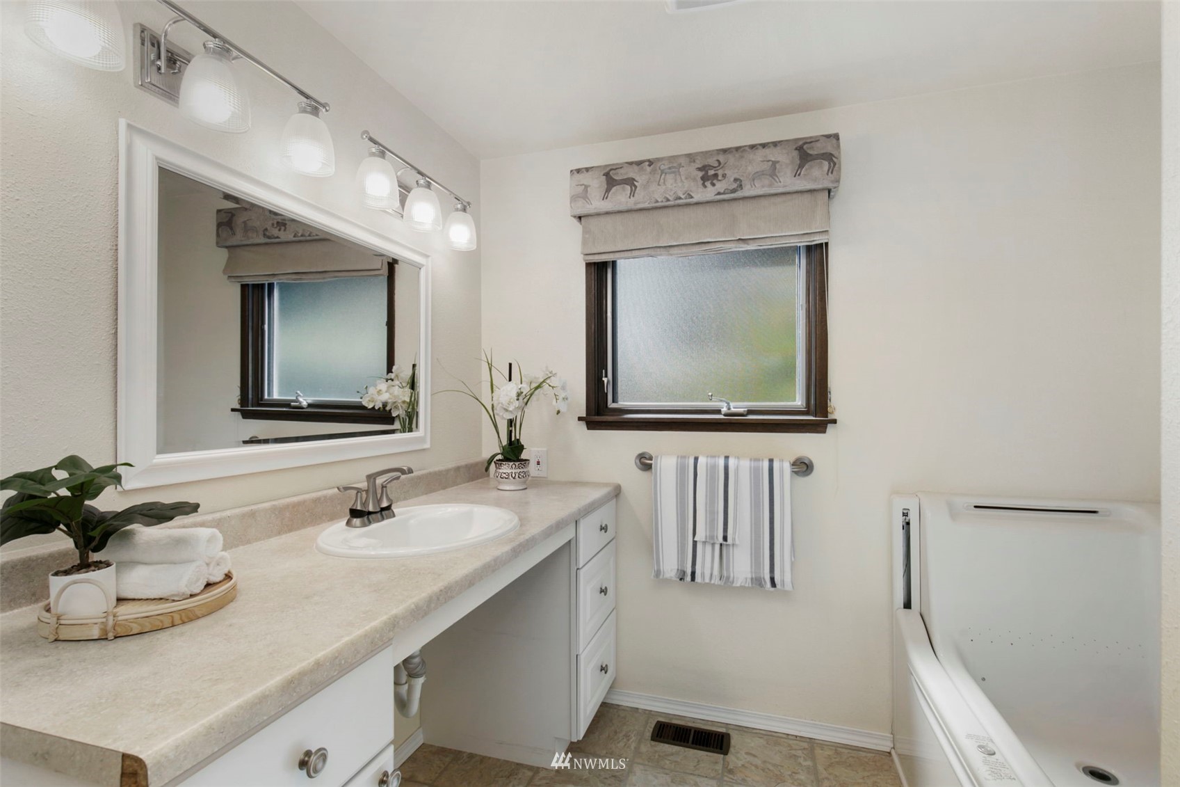 21558 President Point Road Northeast Kingston, WA 98346 - Photo 21 of 36 Gallery Image 21