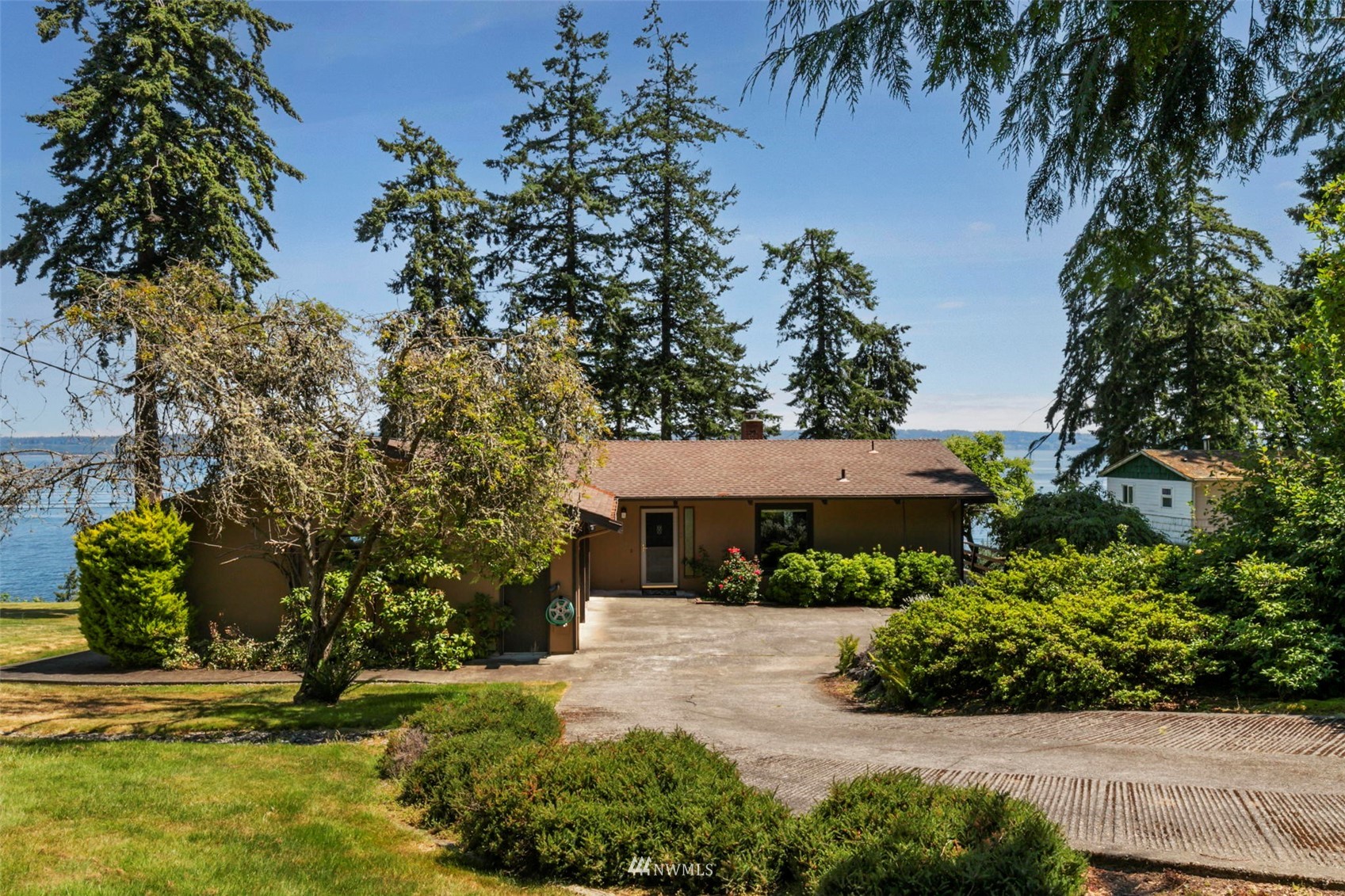 21558 President Point Road Northeast Kingston, WA 98346 - Photo 4 of 36 Gallery Image 4
