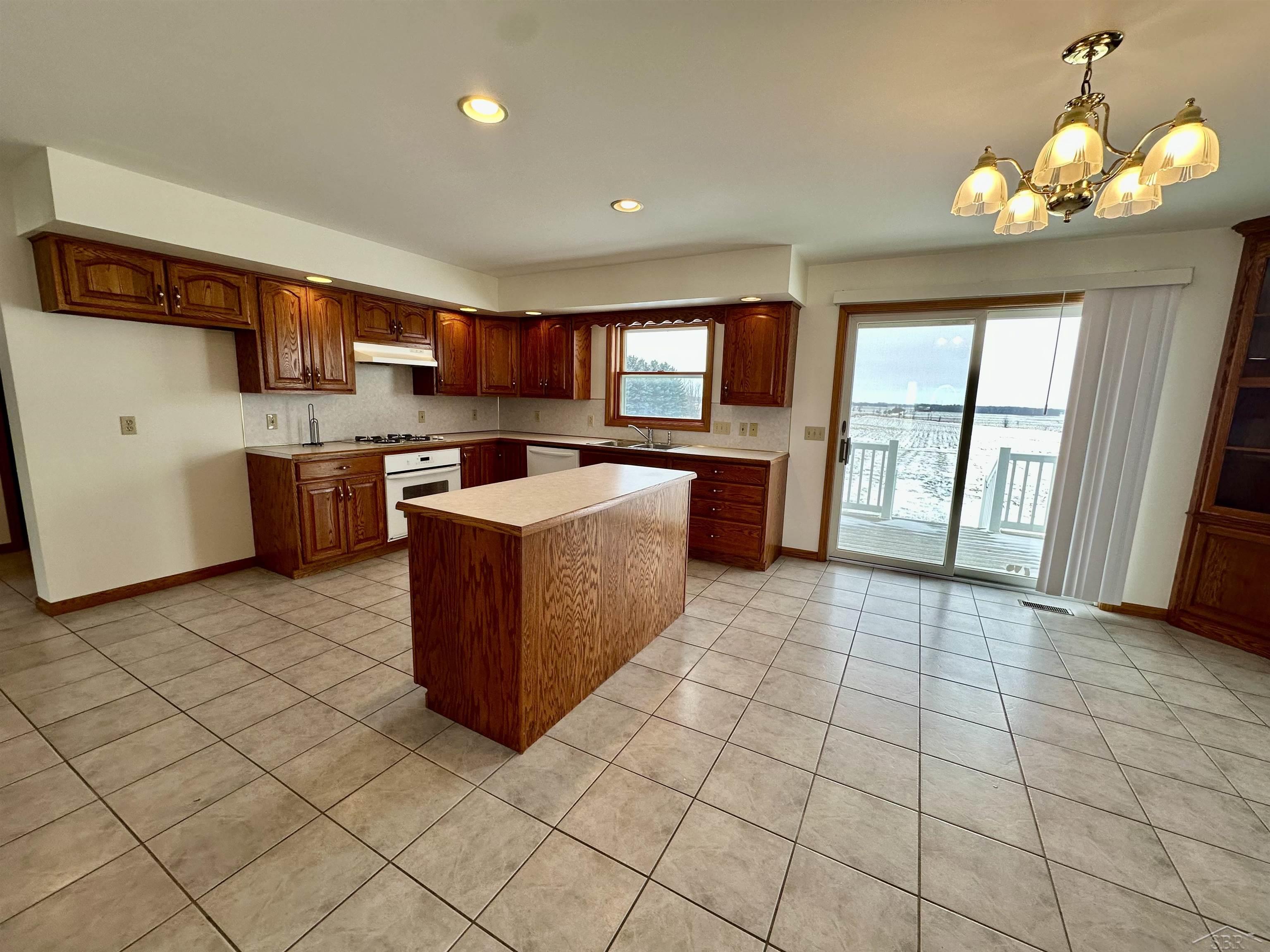 2649 Colwood Road Caro, MI 48723 - Photo 9 of 47
