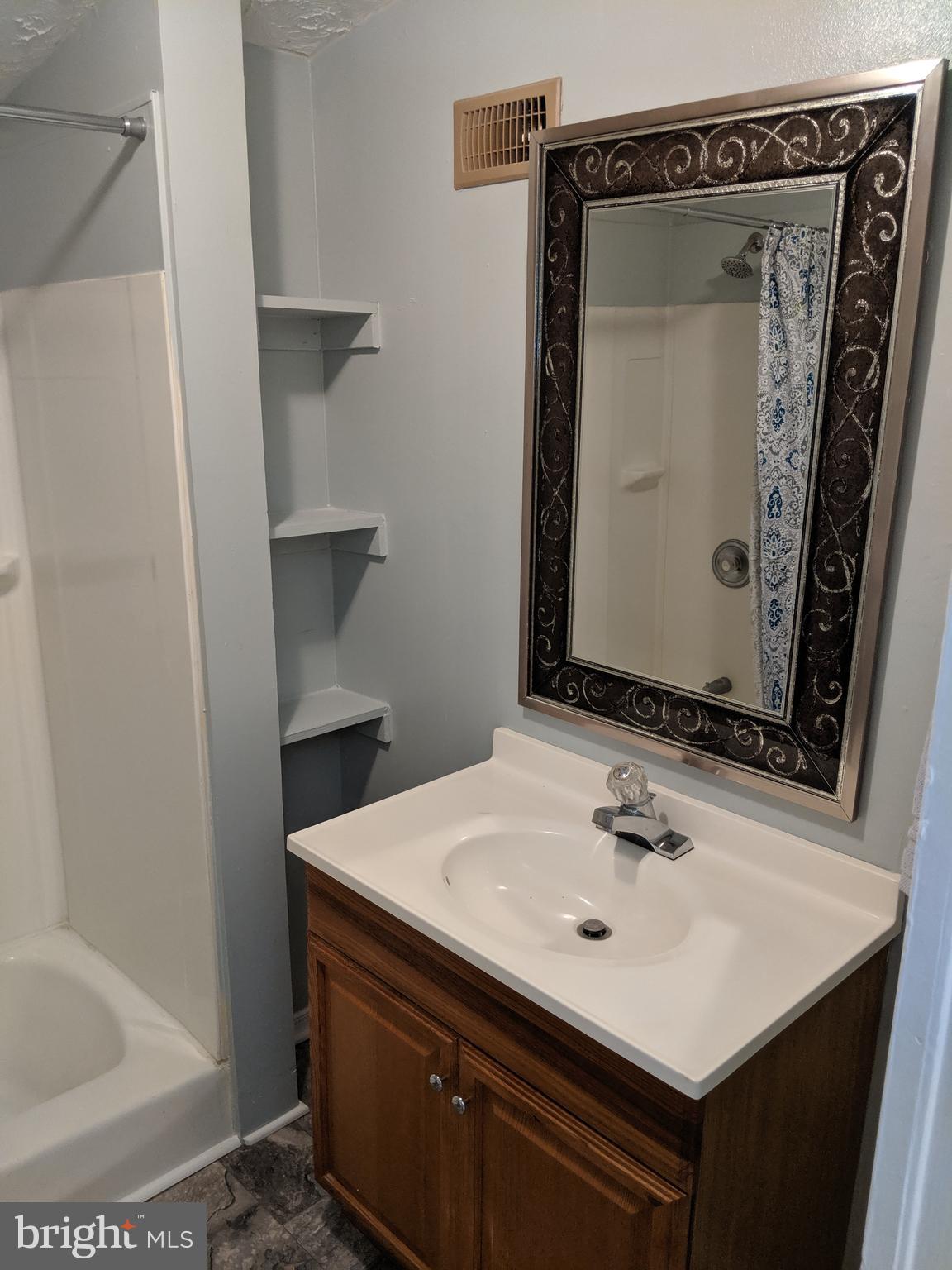 17227 Oakshade Road Orange, VA 22960 - Photo 14 of 28 Full bathroom