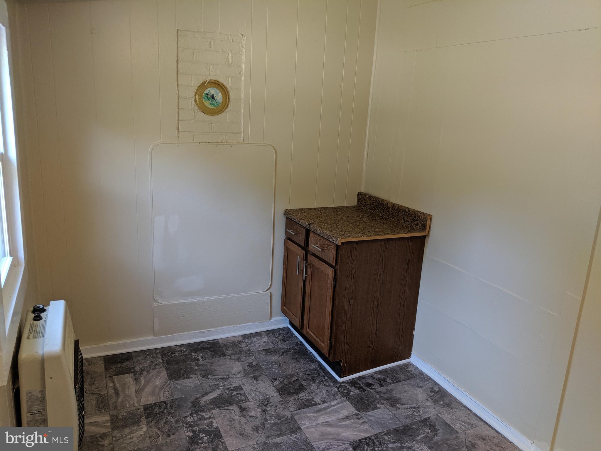 17227 Oakshade Road Orange, VA 22960 - Photo 19 of 28 Mud room